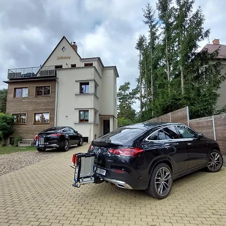 Aparthotel Felsenburg 4*