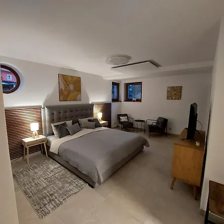 Felsenburg 4*