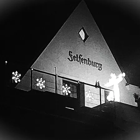Felsenburg 4* Staré Splavy